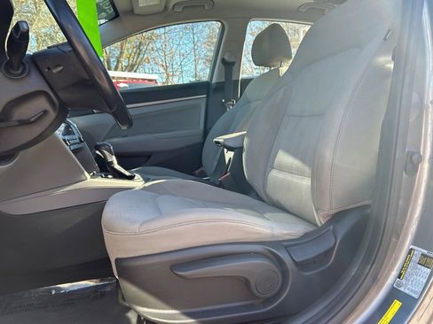 Used 2018 Hyundai Elantra Value Edition image 17