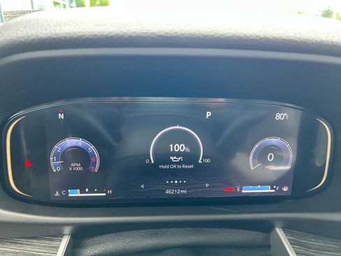 Used 2022 Jeep Wagoneer Series II w/ Premium Group I AWD/4WD image 16