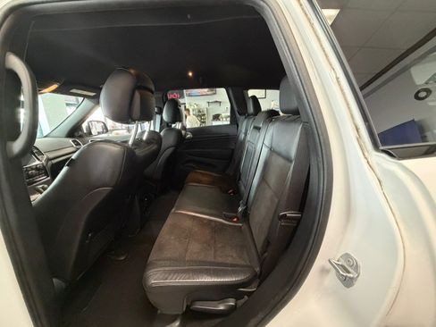 Used 2021 Jeep Grand Cherokee Laredo X AWD/4WD image 32