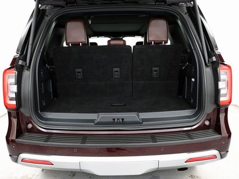 Used 2024 Ford Expedition Limited image 29