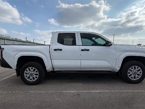 Certified 2024 Toyota Tacoma SR image 4