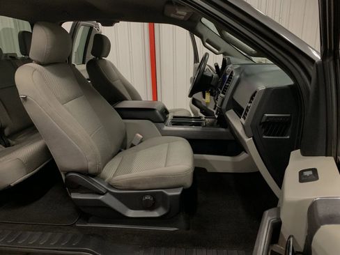 Used 2020 Ford F150 XLT image 46