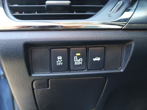 Used 2016 Toyota Avalon XLE Premium image 19