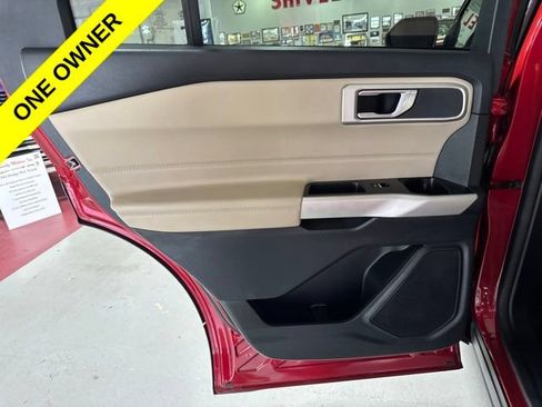 Used 2022 Ford Explorer XLT w/ Equipment Group 202A AWD/4WD image 25