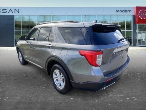 Used 2022 Ford Explorer XLT w/ Equipment Group 202A AWD/4WD image 7