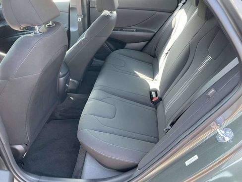 Certified 2025 Hyundai Elantra Sport FWD image 10