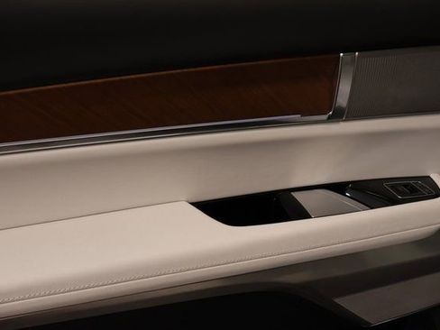 New 2026 Cadillac Vistiq Sport image 25