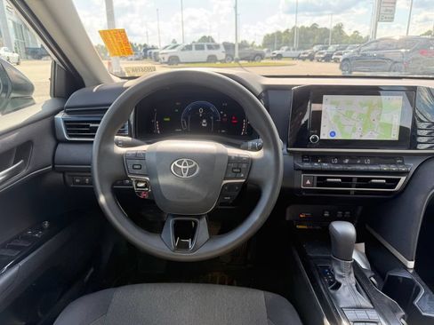 Used 2025 Toyota Camry LE FWD image 9