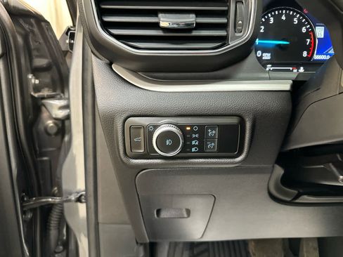 Used 2022 Ford Explorer XLT w/ Equipment Group 202A image 23