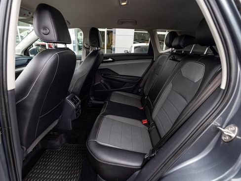 Used 2022 Volkswagen Taos SE image 27