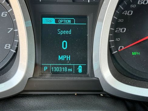 Used 2017 Chevrolet Equinox LT w/ Convenience Package image 28