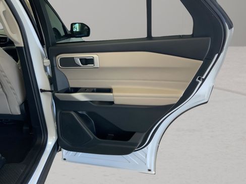 Used 2023 Ford Explorer XLT w/ Equipment Group 202A image 30