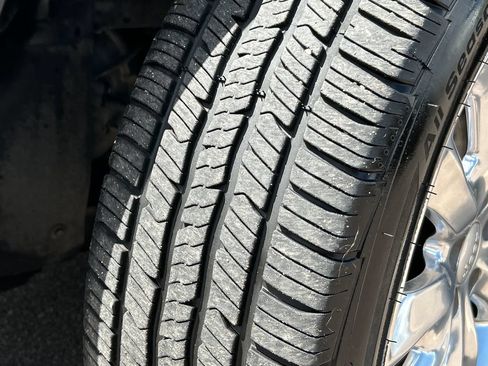Used 2017 Jeep Cherokee Limited AWD/4WD image 27