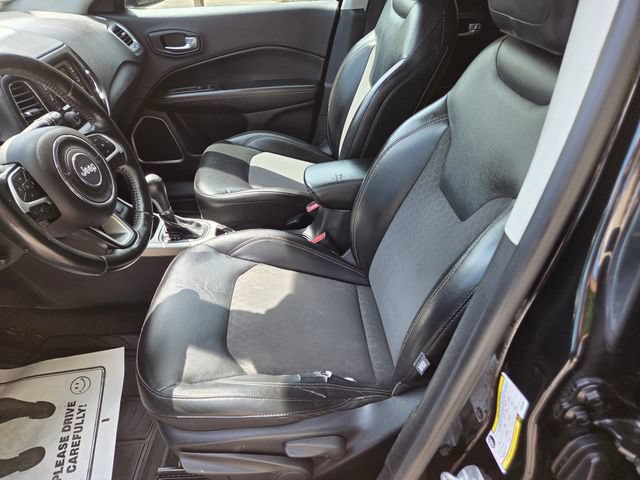 Used 2018 Jeep Compass Latitude w/ Cold Weather Group FWD image 18