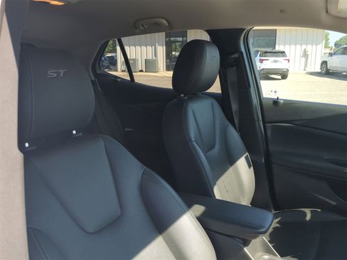 Certified 2024 Buick Encore GX Sport Touring image 27