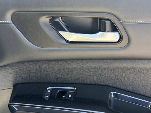 Used 2022 Nissan Pathfinder SV w/ SV Premium Package FWD image 20