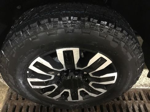 New 2024 GMC Sierra 2500 Denali Ultimate image 12