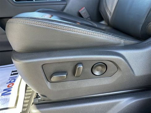 Used 2024 GMC Sierra 2500 AT4 image 12