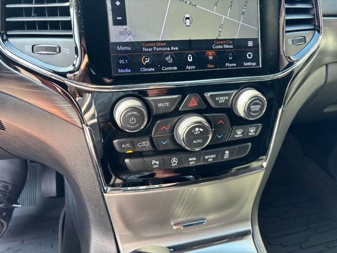 Used 2019 Jeep Grand Cherokee Altitude image 16