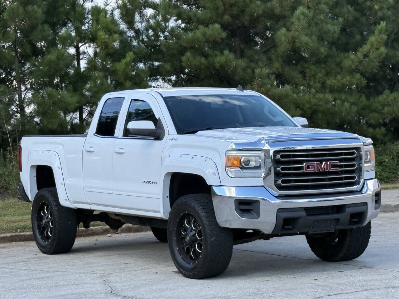 Used 2015 GMC Sierra 2500 SLE AWD/4WD image 3
