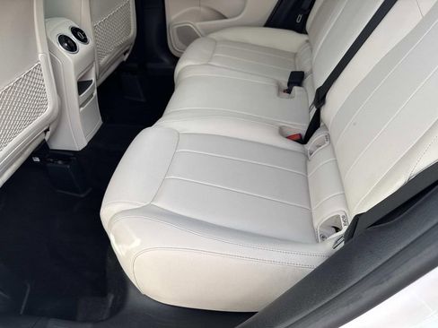 Used 2021 Mercedes-Benz GLA 250 4MATIC image 16