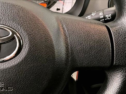 Used 2016 Toyota Yaris LE image 18