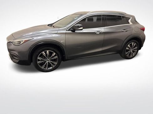 Used 2018 INFINITI QX30 Premium w/ Navigation Package AWD/4WD image 9