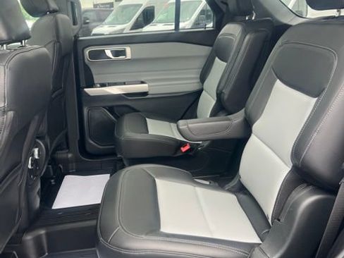 Used 2023 Ford Explorer XLT w/ Equipment Group 202A AWD/4WD image 16