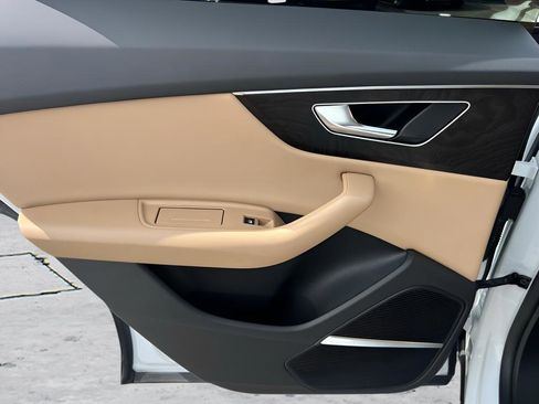 Used 2022 Audi Q8 Premium Plus image 25