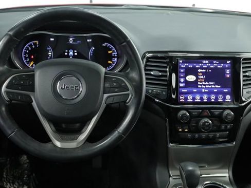 Used 2020 Jeep Grand Cherokee Altitude image 12