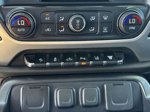 Used 2016 GMC Sierra 2500 SLT w/ Duramax Plus Package AWD/4WD image 30