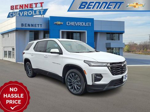 Certified 2023 Chevrolet Traverse RS w/ LPO, Floor Liner Package image 1