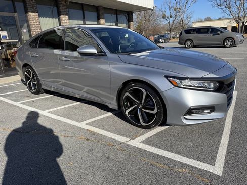 Used 2020 Honda Accord Sport image 3