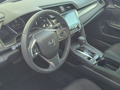 Used 2018 Honda Civic EX image 4