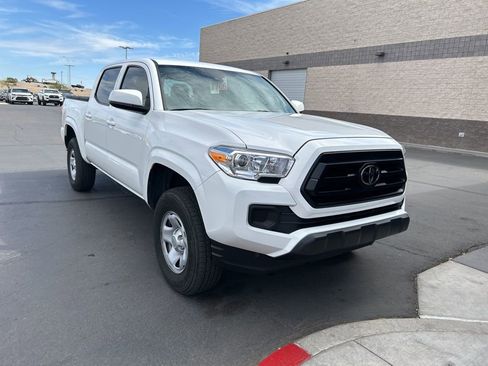 Used 2023 Toyota Tacoma SR image 3