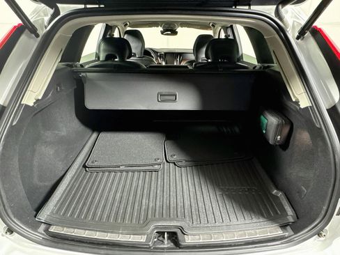 Used 2024 Volvo XC60 B5 Plus w/ Protection Package Premier AWD/4WD image 25