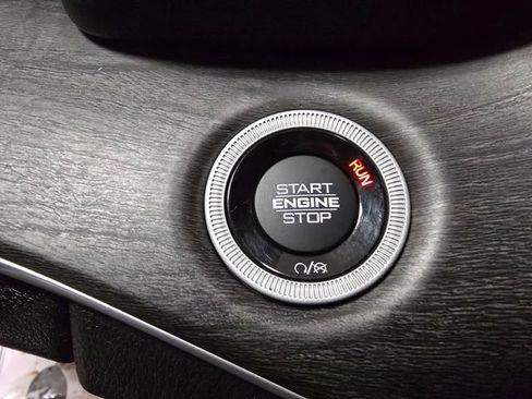 Used 2023 Jeep Grand Cherokee L Limited w/ Black Appearance Package image 22