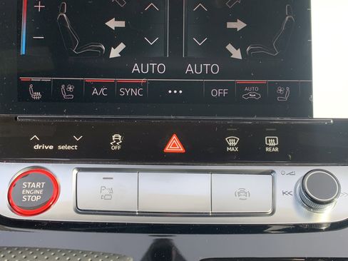 New 2026 Audi SQ8 Premium Plus image 38