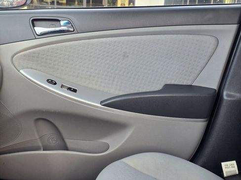 Used 2014 Hyundai Accent SE w/ Option Group 3 image 30