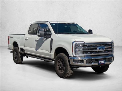 Used 2025 Ford F250 Lariat w/ Tremor Off-Road Package image 3