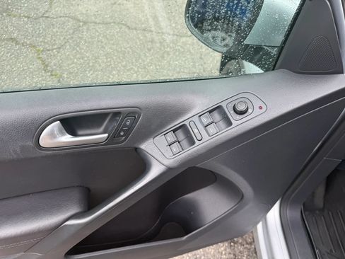 Used 2017 Volkswagen Tiguan S AWD/4WD image 35