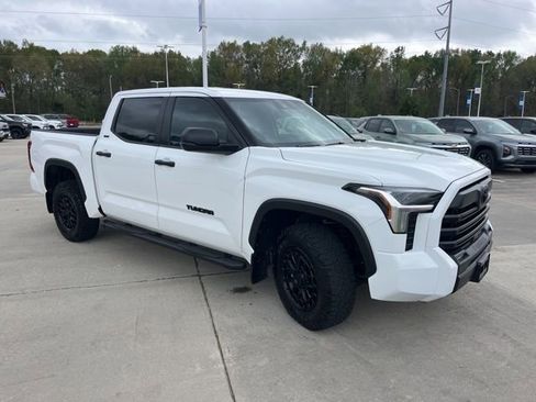 Used 2025 Toyota Tundra SR5 image 10