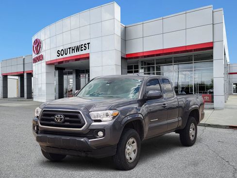Used 2022 Toyota Tacoma SR5 RWD image 2