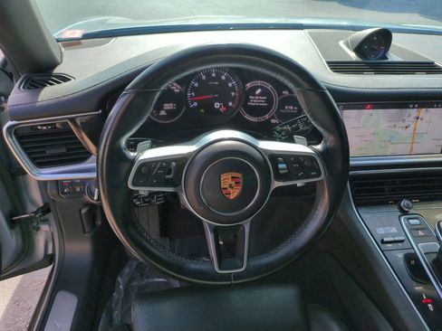 Used 2018 Porsche Panamera 4 image 17