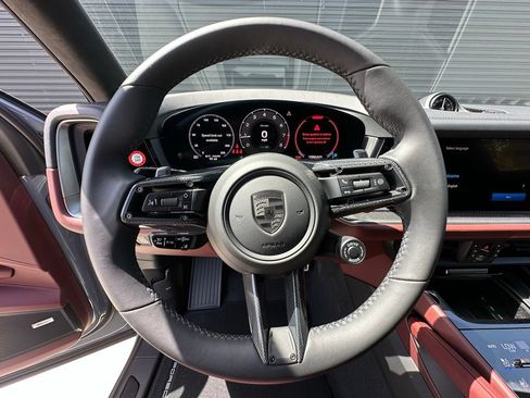 Certified 2025 Porsche Cayenne Turbo AWD/4WD image 19