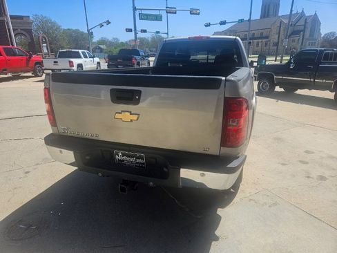 Used 2007 Chevrolet Silverado 2500 LT w/ Suspension Package, Off-Road AWD/4WD image 4
