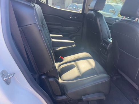 Used 2019 GMC Acadia SLT image 15