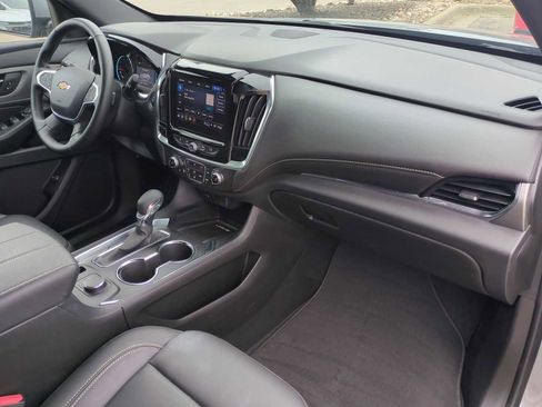 Used 2024 Chevrolet Traverse LT image 29