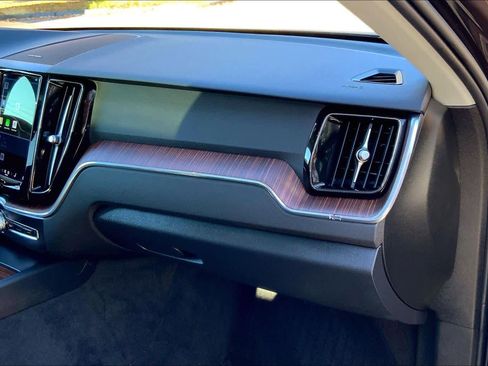 Used 2023 Volvo XC60 T8 Plus w/ Climate Package image 18