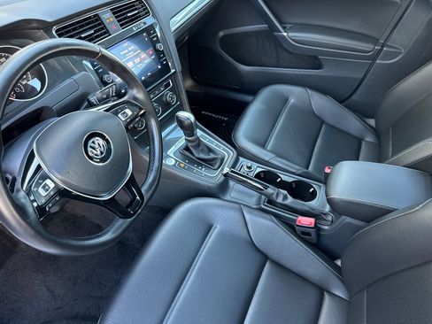 Certified 2019 Volkswagen Golf Alltrack SE image 11